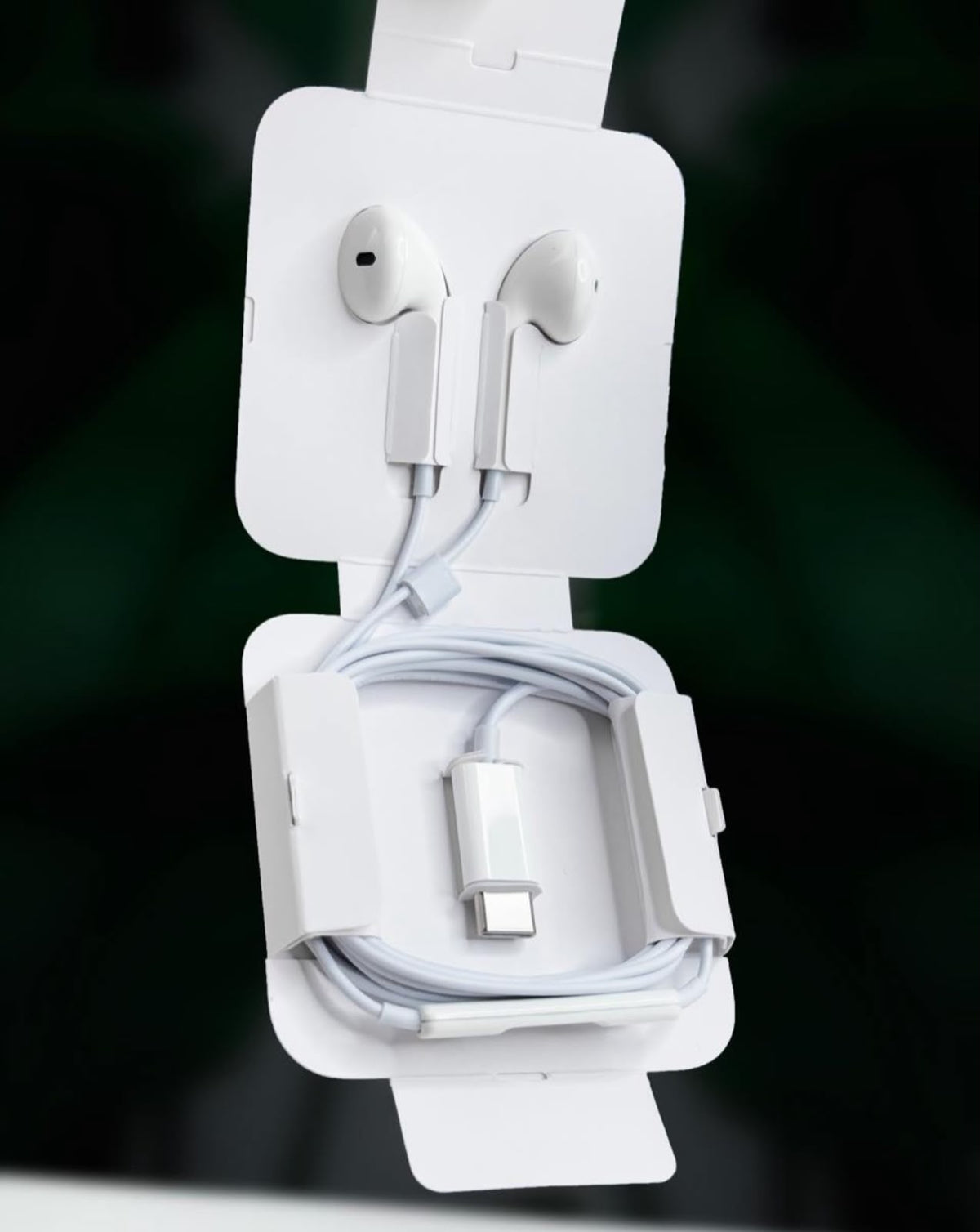 Apple-Style Wired Earphones with In-Ear Design