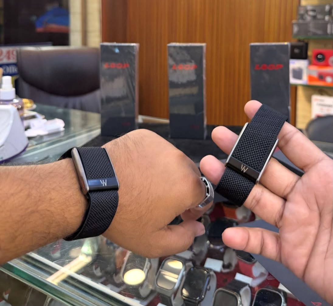 WHOOP Fitness Band – Smart Health & Fitness Tracker | Sleep, Recovery & Activity Monitoring